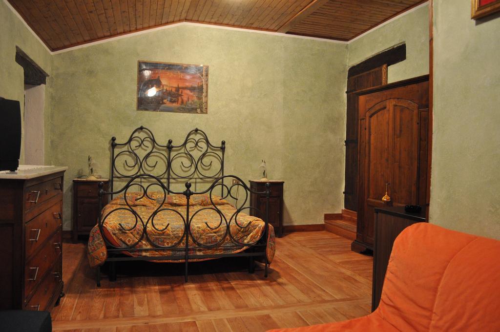 Agriturismo Ca Serrantonio Villa Urbania Exterior photo